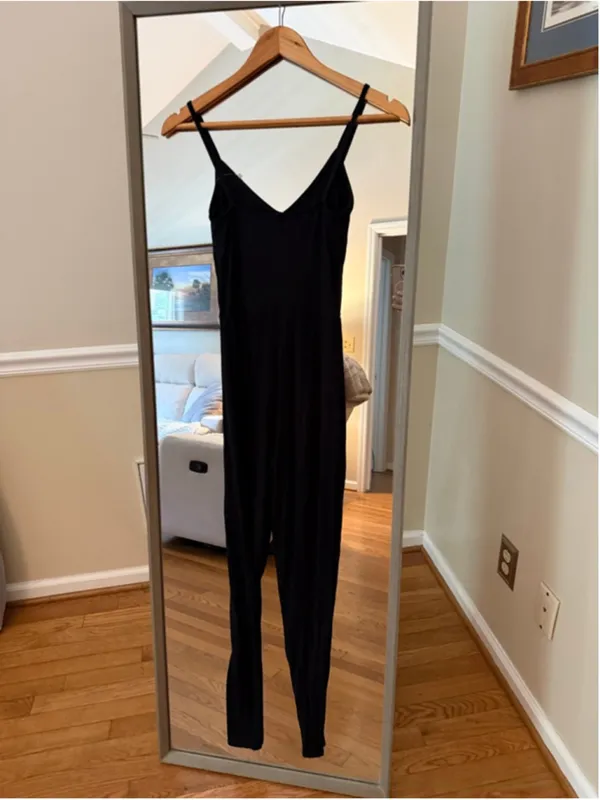 PrettyLittleThing Black Strappy Plunge Jumpsuit Size 6 - Image 3