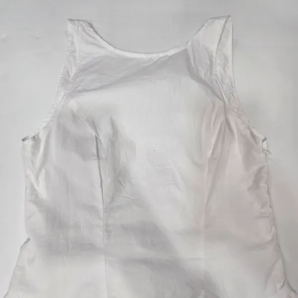 NIA Tamara Dress in White - Image 5