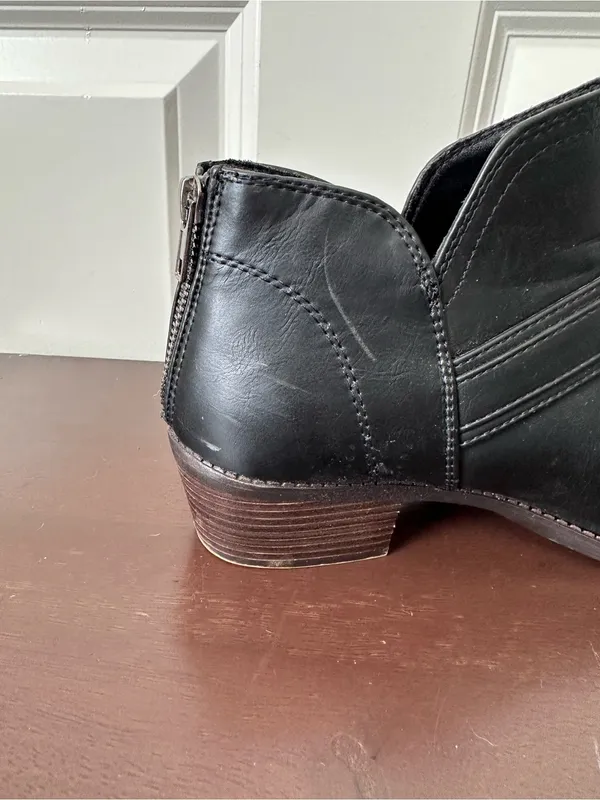 David Aaron Vegan Leather Austin Buckle Booties size 7.5 Black - Image 9