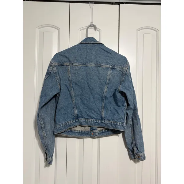 Old Navy Denim Jacket Cropped Blue Button Front Small Classic Casual Aesthetic - Image 3