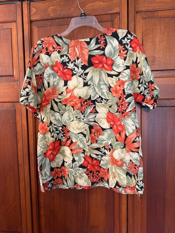 Vintage Baroness Button-Shoulder Tropical Floral Tunic - Black with Red & Green - Image 5