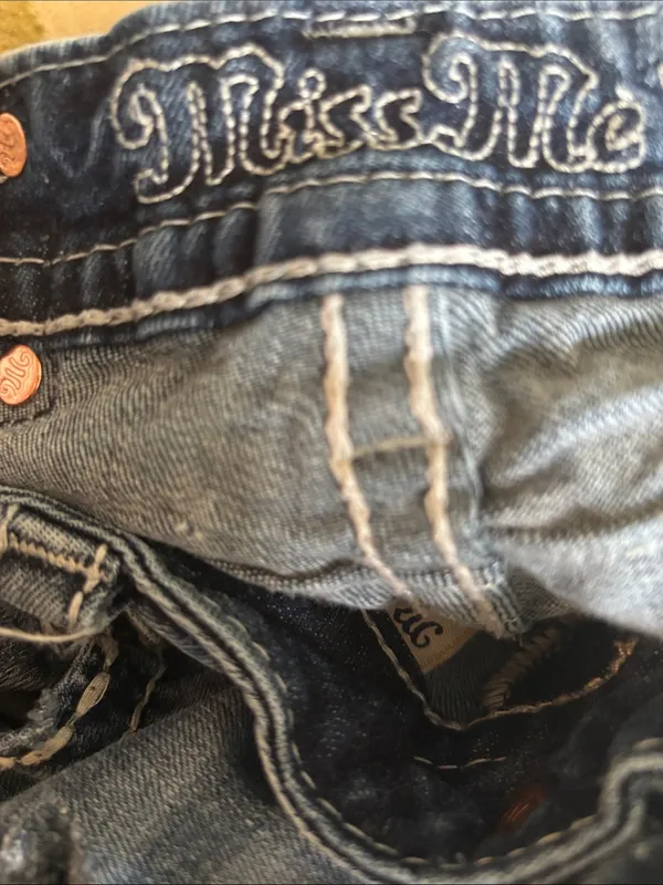 VTG Miss Me Mid~Rise Distressed Boot Cut Jean Sz 32 Embellished Embroidered Blue - Image 6