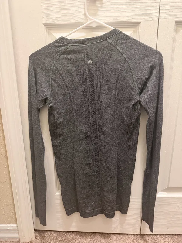 Lululemon Swiftly Tech Long Sleeve Hip Length Size 4 - Image 2