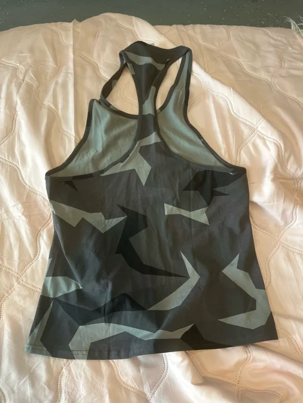 543. Gymshark small tank nwot - Image 2