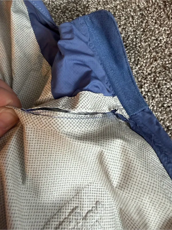 The North Face Women’s Blue Hooded Waterproof Rain Jacket Medium - Image 11