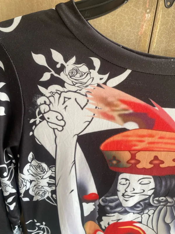 Size Large Queen of hearts dress - Image 6