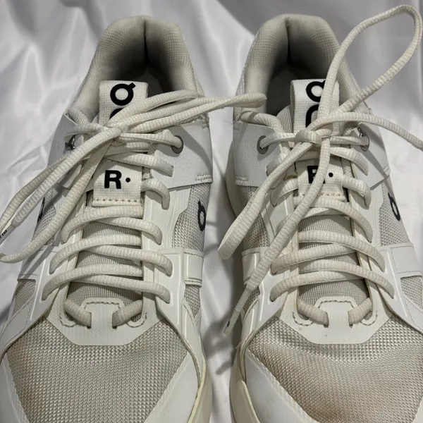 ON On Clouds The Roger Clubhouse Pro Sneakers, White Ice, Size 9 Womens - Image 4