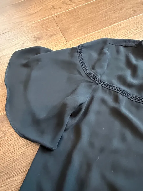 Loft Women's Short-Sleeve Blouse with Keyhole Back Size Small - C37-050 - Image 3