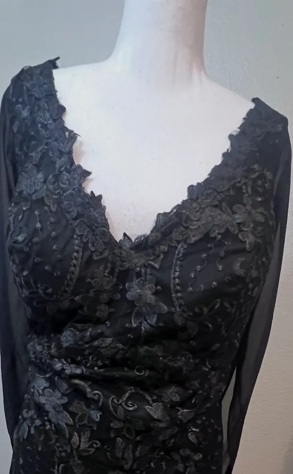 Boutique #1-13 Black embroidered lace floral appliqué sleeveless maxi dress - Image 6
