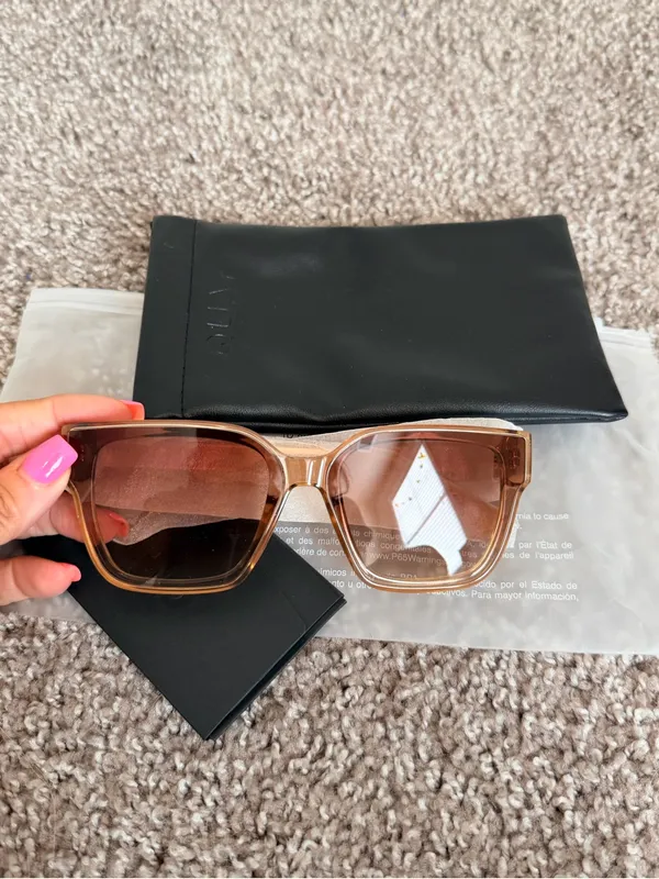 NIB Quay unisex Drive In 51mm Square Sunglasses in Crystal oat/sepia - Image 12