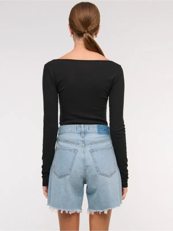 Abercrombie & Fitch High Rise Loose Short Size 29 - Image 4