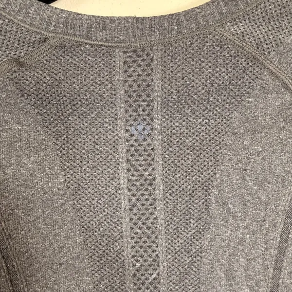 Lululemon Swiftly Tech Long Sleeve Crew Heathered Slate Gray Ice Shirt Size 4 - Image 4