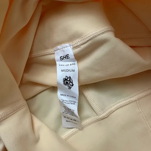 Darc Sport Wolf Head Biker Shorts Size Medium NWT - Cream - Image 3
