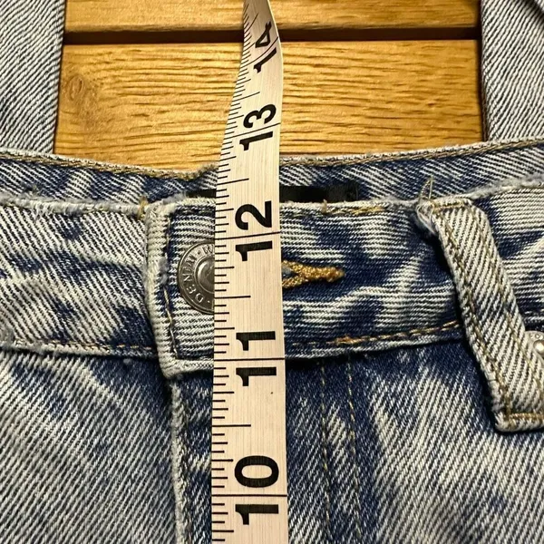 White fox acid wash jeans size medium - Image 10
