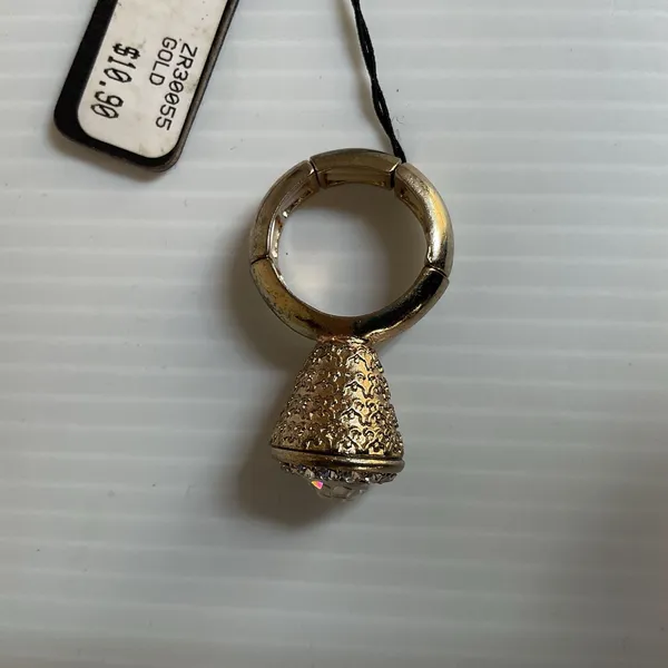 Vintage Akira Chicago Gold Statement Ring Clear Rhinestone Crystal Cocktail Ring - Image 10