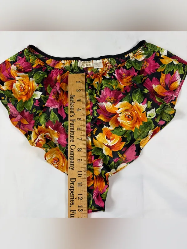 Vintage Gold Label Victoria's Secret Lingerie Floral Shorts Women's Size Large - Image 4