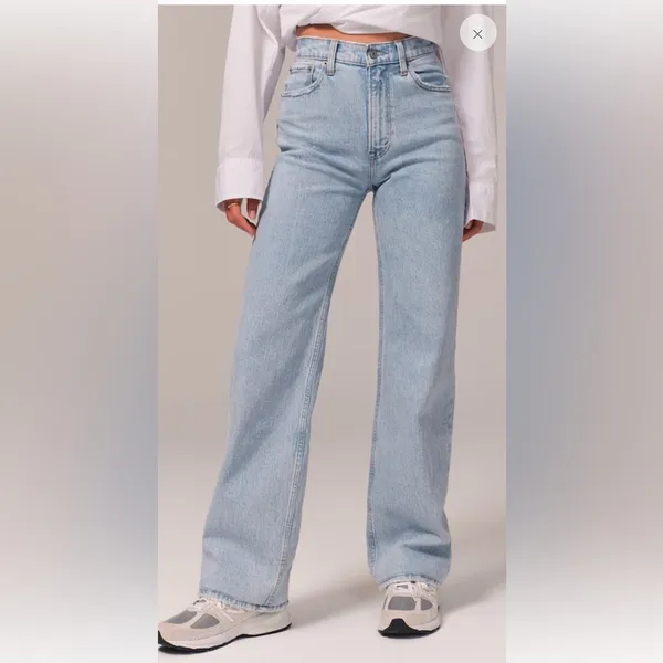 Abercrombie The 90s Relaxed Jean High Rise - Image 2