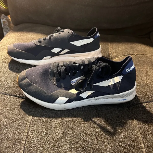 Reebok Woman’s Navy Sneakers - Image 2