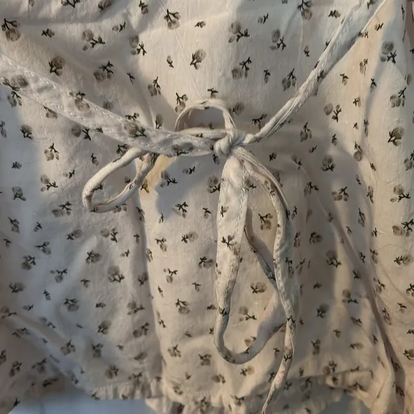 Brandy Melville Floral White Spaghetti Strap Top - Image 6