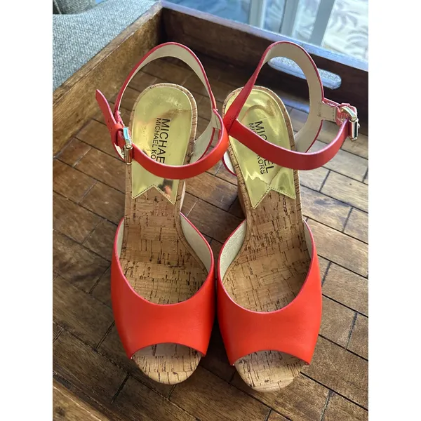 Michael Kors Natalia Mandarin Leather Platform Sandals Heels‎ size 8 EEUC - Image 8