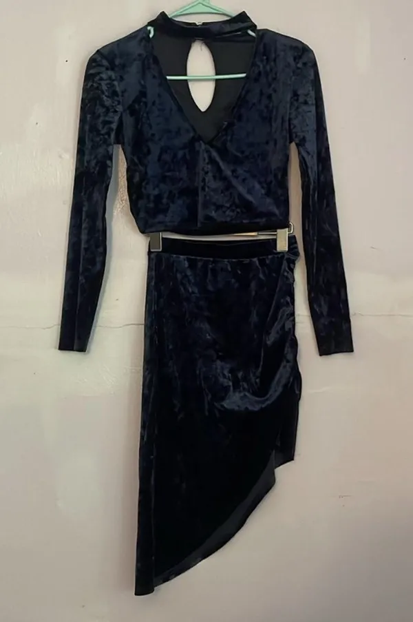 Blue Velvet Long-sleeved And Midi Skirt Set - Image 3