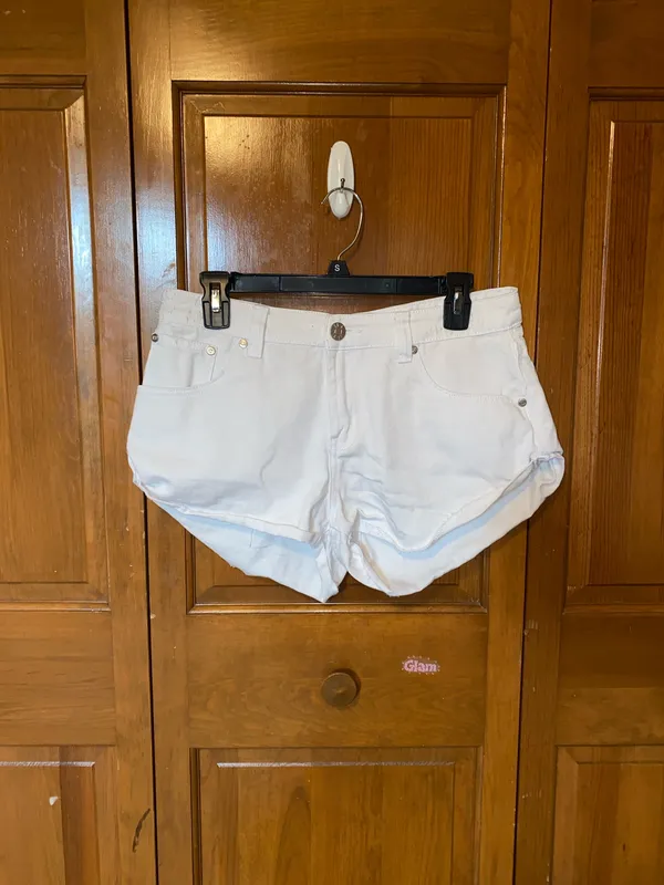 DESU Low Rise Miley Micro Denim Shorts White Size 6 - Image 3