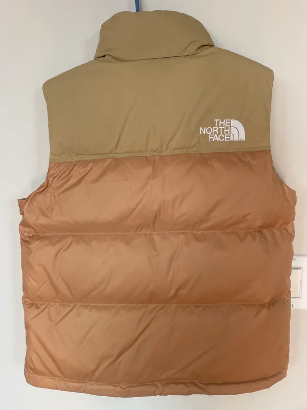 The North Face NWT Women 96 Retro Nptse Vst Almndbtr/ Khkstn size M - Image 2