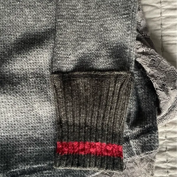 Free People Thermal Top Size XS Nordic Design Lace Sides Excellent Condition‎ - Image 5