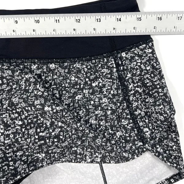 Lululemon Speed Short 2.5" Daisy Dust Alpine White Black‎ 6 Running Training EUC - Image 8