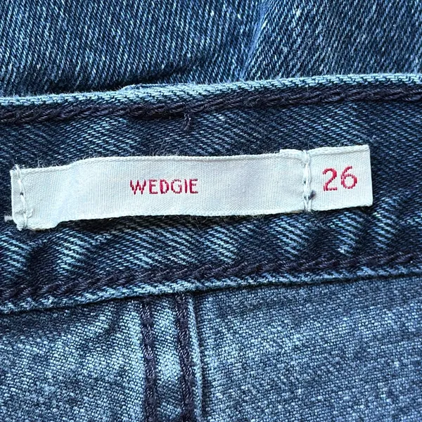 LEVI’S Denim Wedgie Blue Jeans Size 26 - Image 9
