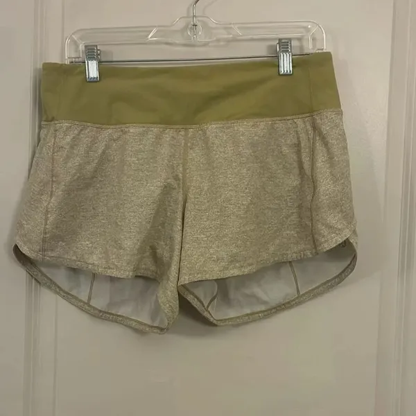 Lululemon speed up shorts women’s size 8 - Image 4
