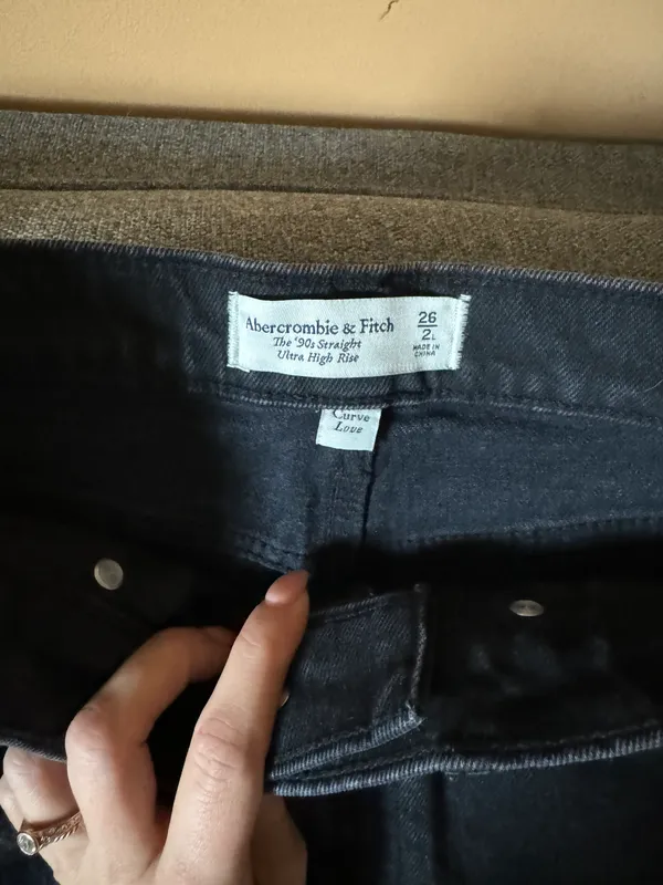 Abercrombie 90s Ultra High Rise Straight Curve Love - Image 3