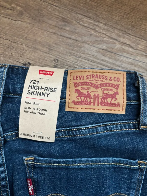 Levi’s 721 High Rise Skinny jeans - Image 3