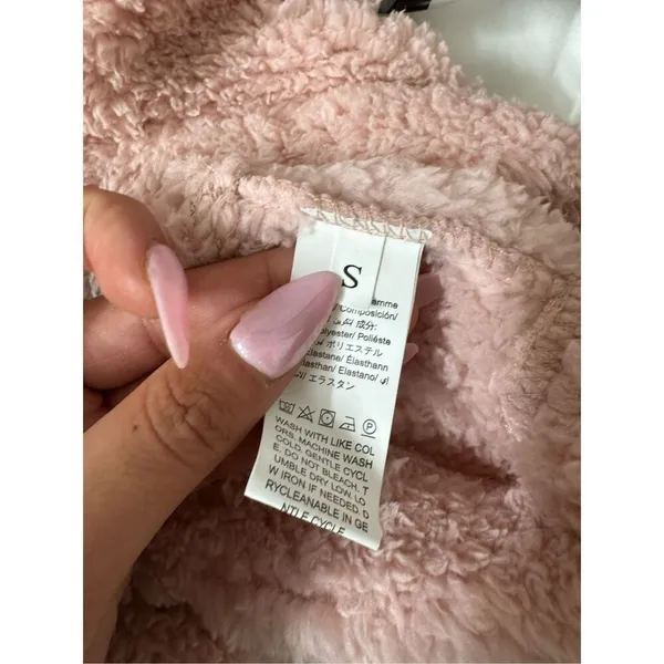 Blush Pink Fuzzy Two Piece Lounge Set Small | Cozy Sherpa Crop Top & Shorts Set - Image 6