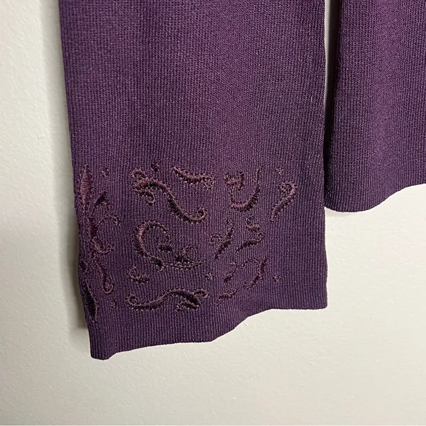 Worthington Mulberry Stretch Ribbed Knit Embroidered‎ Flare Sleeve Keyhole Top - Image 4
