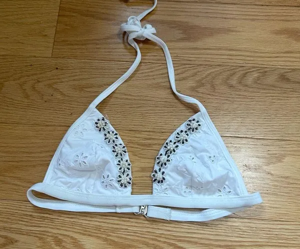 Valery Blu White Eyelet Bikini with Floral Beading Detail Size S NEW WITHOUT TAG - Image 6