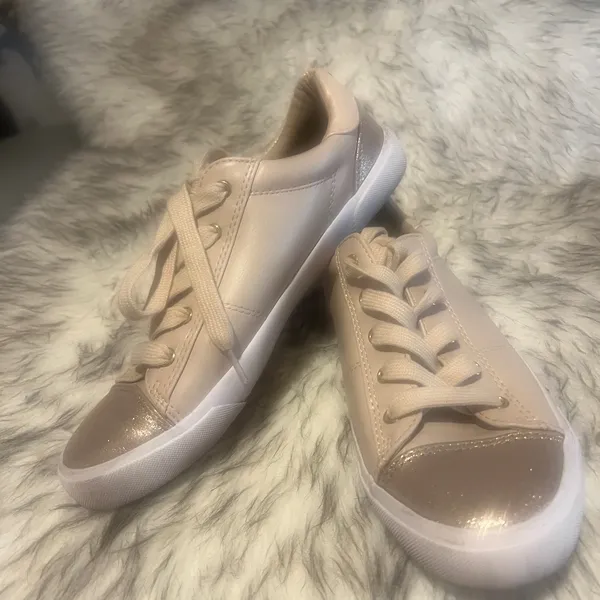 Women’s Beige Lace-Up Sneakers Size 8.5 - Image 3