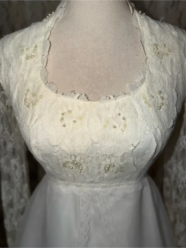 Beautiful Vintage 1970s/80s JcPenney Wedding Gown - Image 3