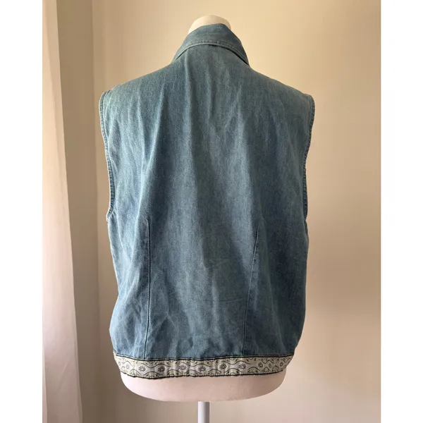 Vintage Y2K New Look Light Wash Denim Embroidered Full Zip Collared Vest - Image 5