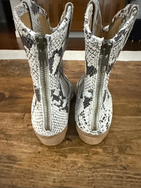 Born Snakeskin Print Leather Western Ankle Boots Size 6.5 - Image 4