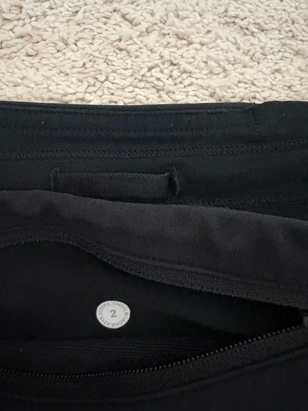 Lululemon Shorts 2.5" Speed Up Black Women’s 2 - Image 2