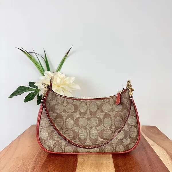 NWT Coach X Peanuts Teri Shoulder Bag In Signature Canvas With Patches - Image 4
