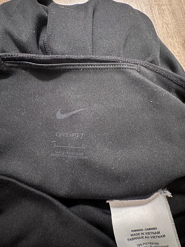 Nike Women's Black High-Rise Stretch Leggings - Image 4