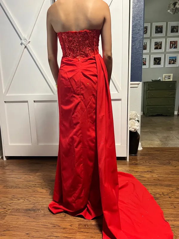 Red prom dress - Image 2