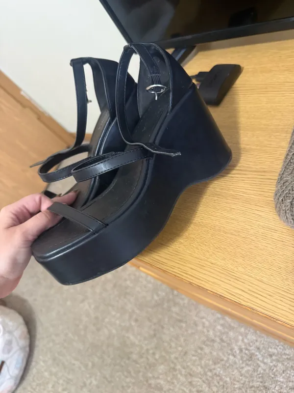 Black Wedges Size 7.5 - Image 4