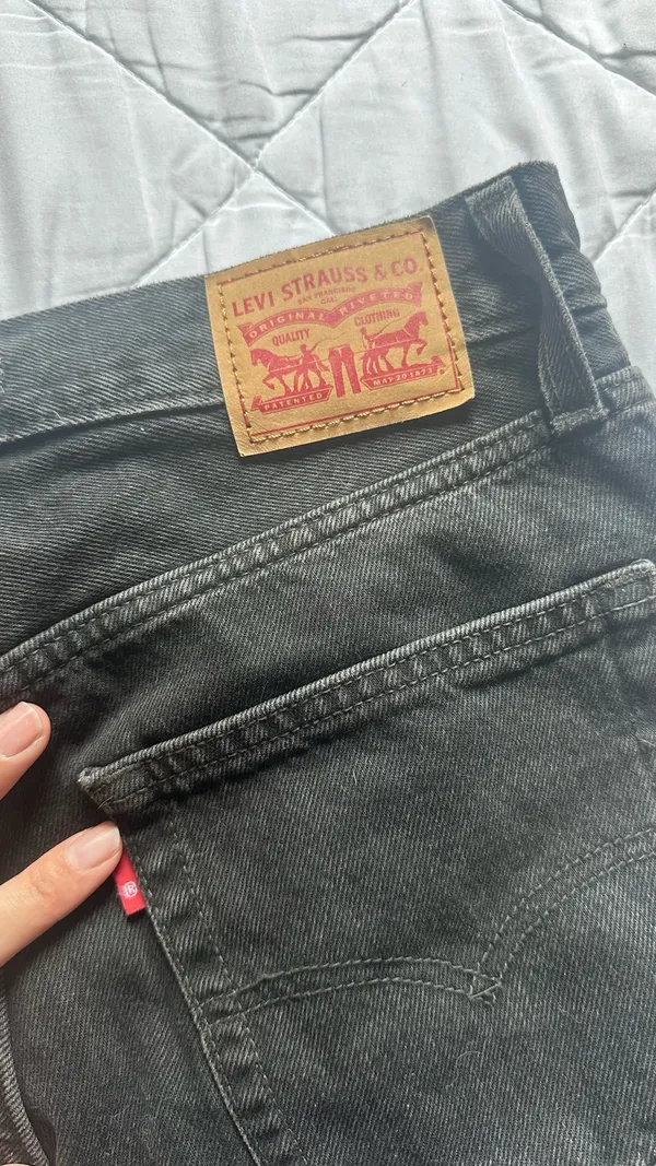 Black Levi’s Jeans - Image 7
