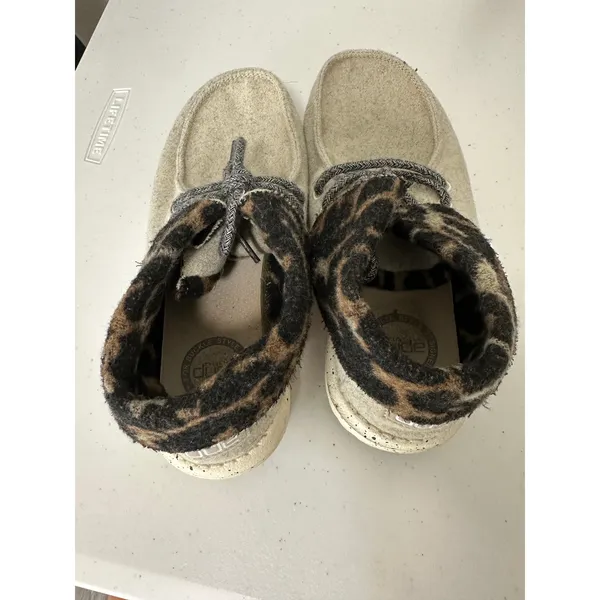 HeyDude Cream Black Cheetah Britt Foldable Cuff Shoes‎ Tie Lace Slip On Womens 7 - Image 3