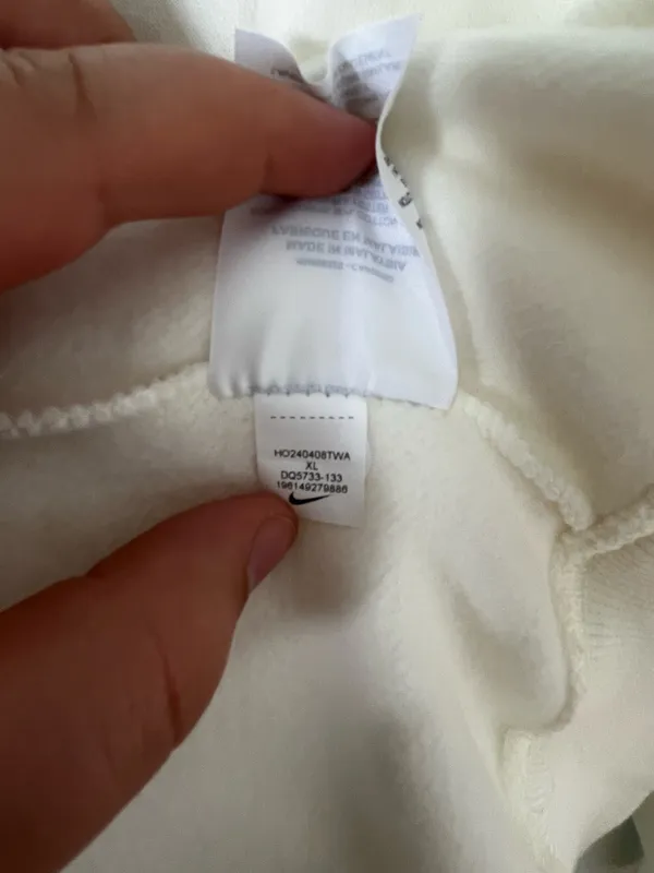 Nike Crewneck Sweatshirt - Image 8