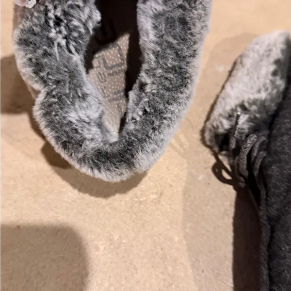 Hey Dude Women's Gray Ankle Booties with Faux Fur - Image 5