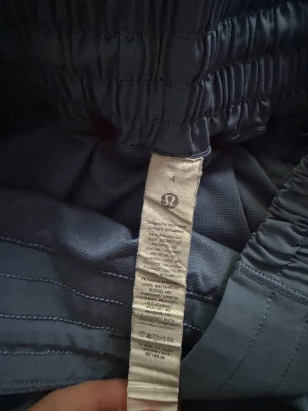 Lululemon Blue Hotty Hot 2.5" - Image 4